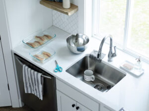 lavaplatos impecable instalado en cocina