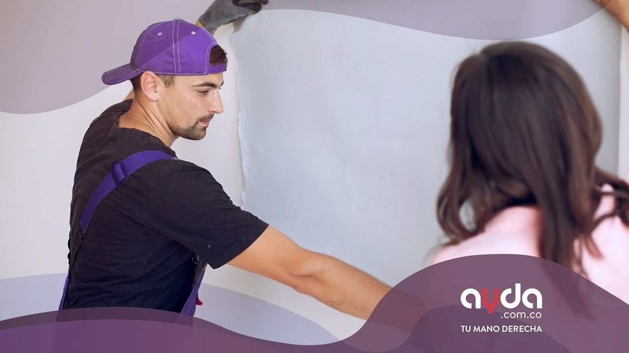 Todero realizando un mantenimiento